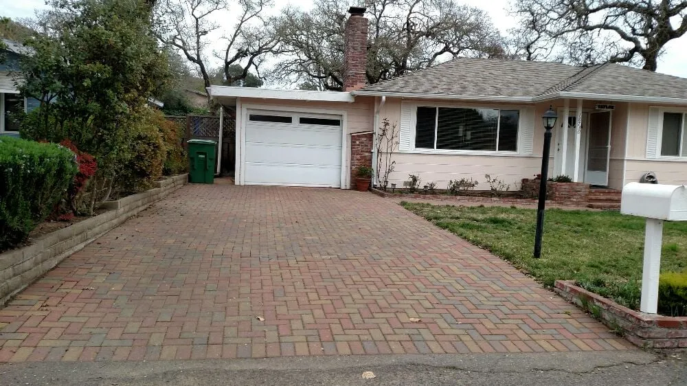 Local lawn care service experts serving Sonoma, CA - Paz Landscape