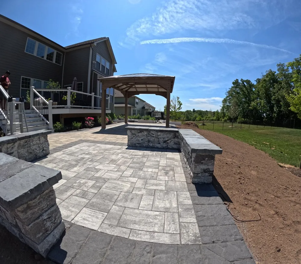 Professional yard maintenance in Langhorne, PA - Paz Landscaping & Service