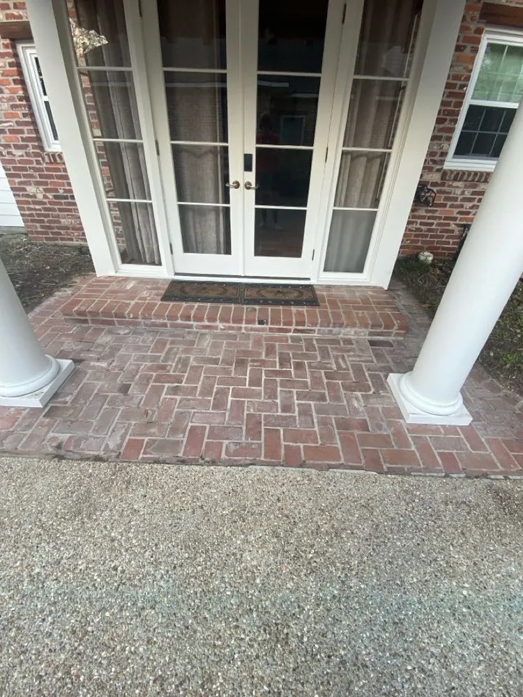 Custom lawn mowing service in Baton Rouge, LA by PB Power Washing