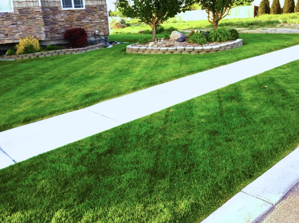 Top-rated garden landscaping for outdoor upgrades in Chubbuck, ID by PBnJ Lawn Care