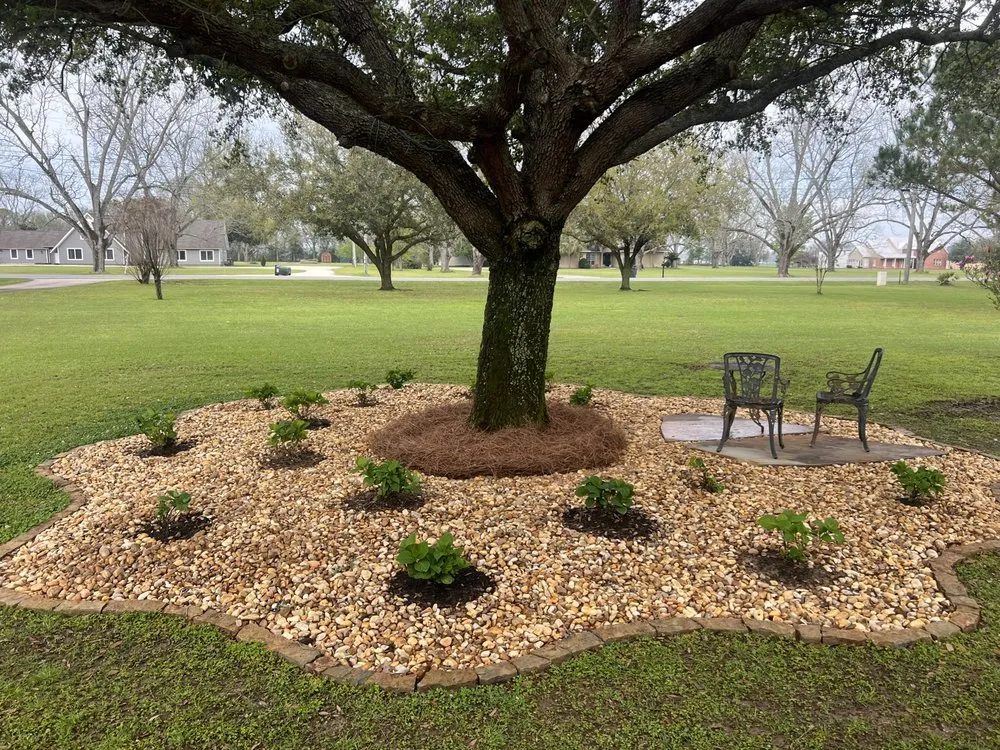 Local yard maintenance in Daphne, AL by P&C Solutions