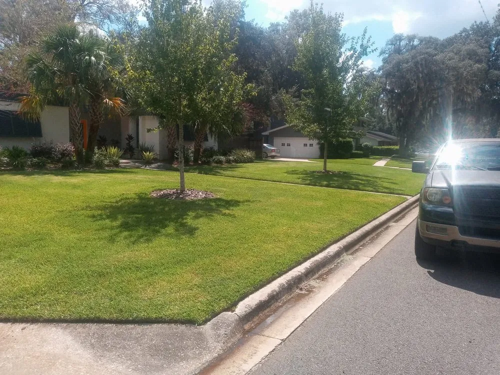 Top-rated yard cleanup service in Bronson, FL - P&C Ultimate Lawn Care