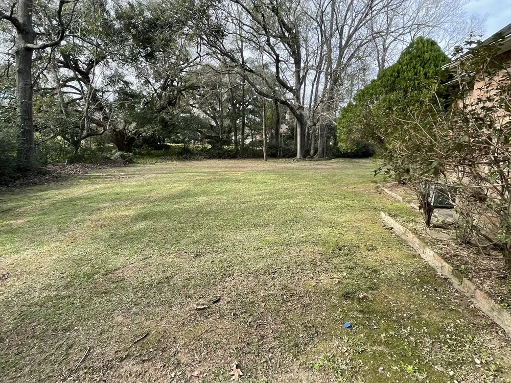 Trusted lawn mowing service in Baton Rouge, LA - PCR Lawn Care