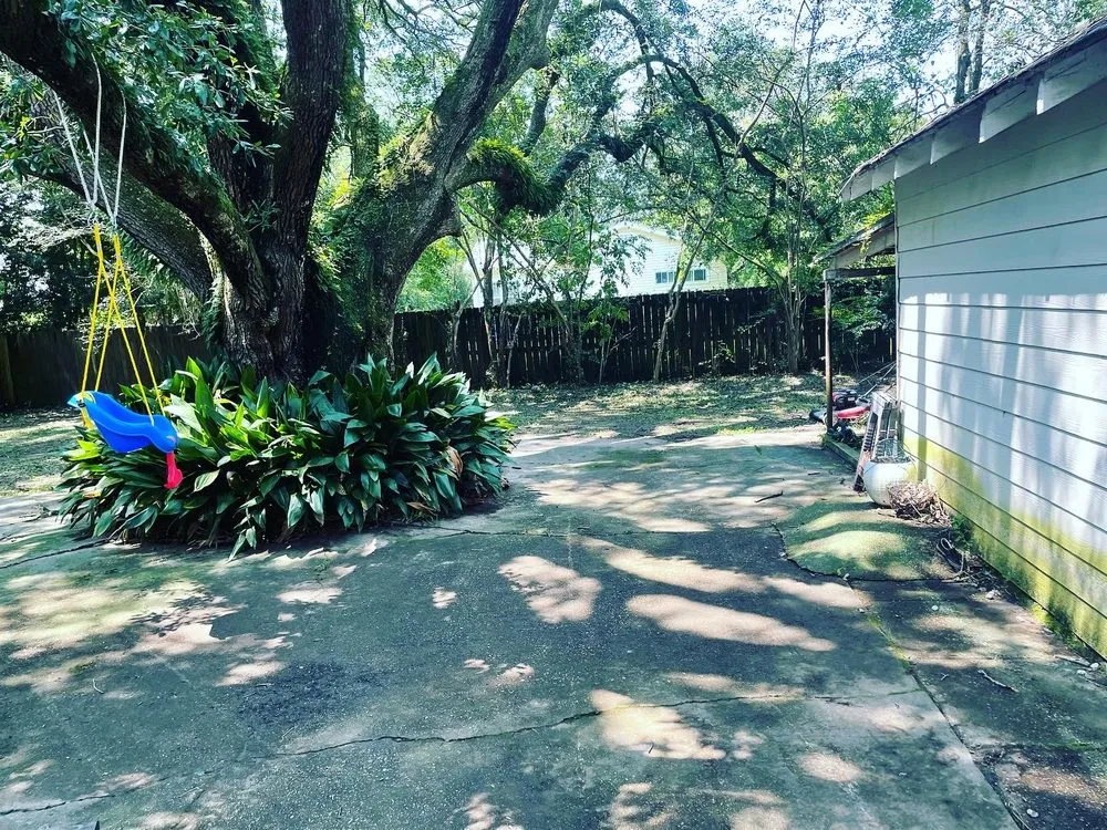 Top-rated lawn mowing service experts serving Baton Rouge, LA - PCR Lawn Care