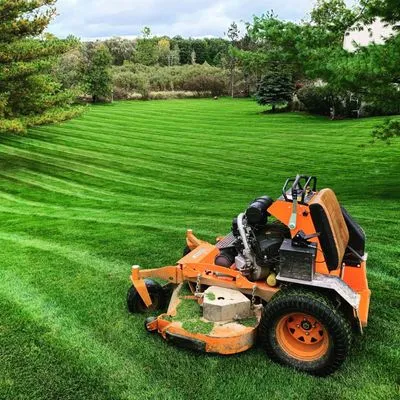 P&E Simple Cut Lawncare Logo
