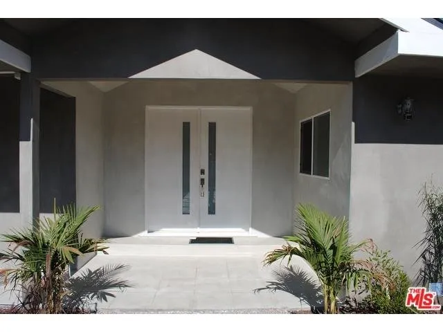 Trusted lawn care service in Agoura Hills, CA by Peachy Builders