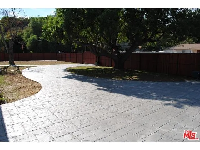 Top-rated yard maintenance experts serving Agoura Hills, CA - Peachy Builders