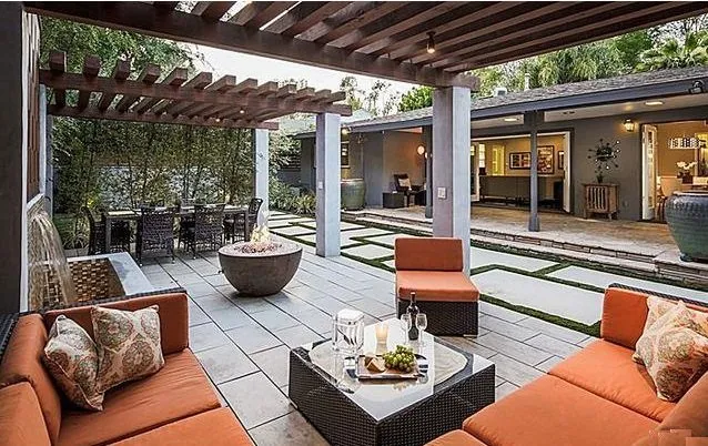 Trusted lawn care service for beautiful yards in Agoura Hills, CA by Peachy Builders