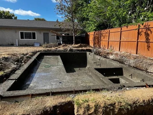 Peachy Builders Logo