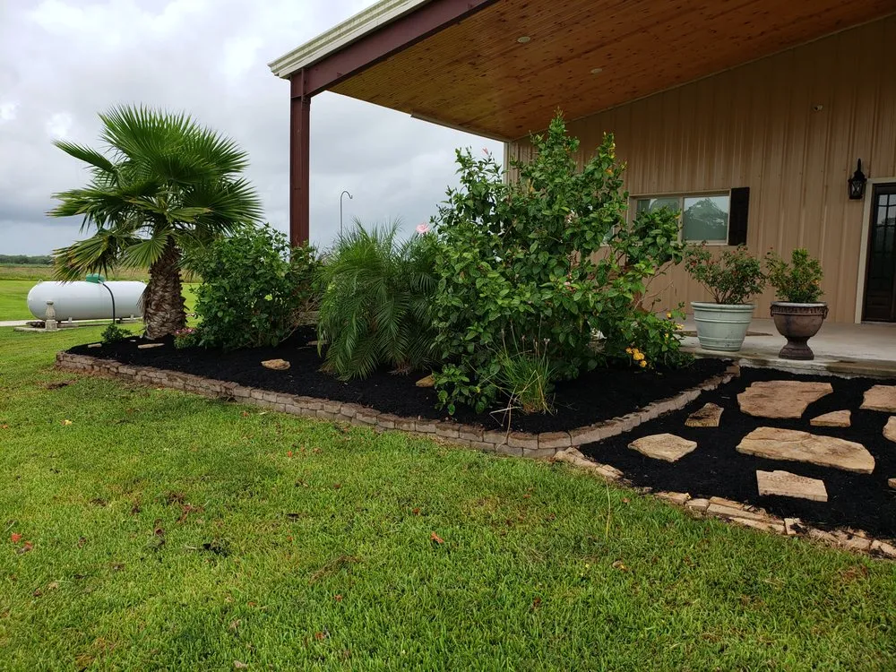 Reliable landscape design for beautiful yards across Lake Jackson, TX - Peachy Clean