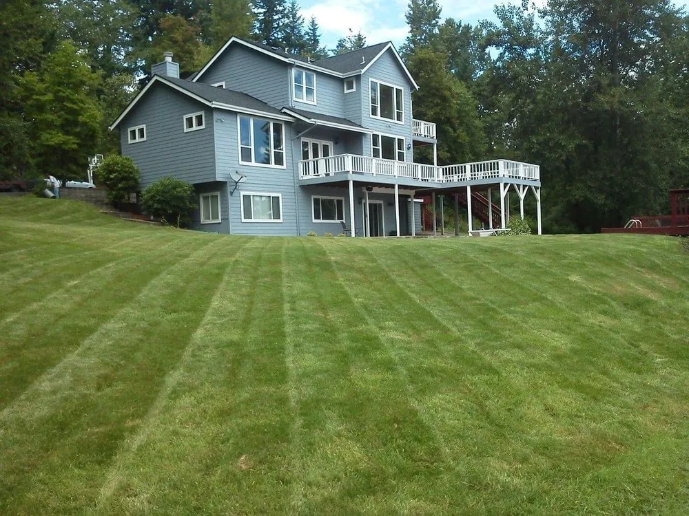 Custom lawn care service experts serving Eugene, OR - Peachy Property Care