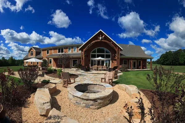 Pearl Landscaping & Patio Logo