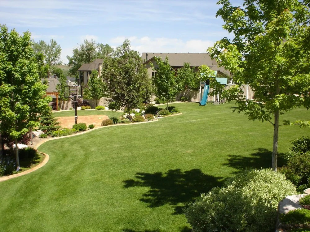 Custom lawn care service near you in Draper, UT by Pebble Creek Design