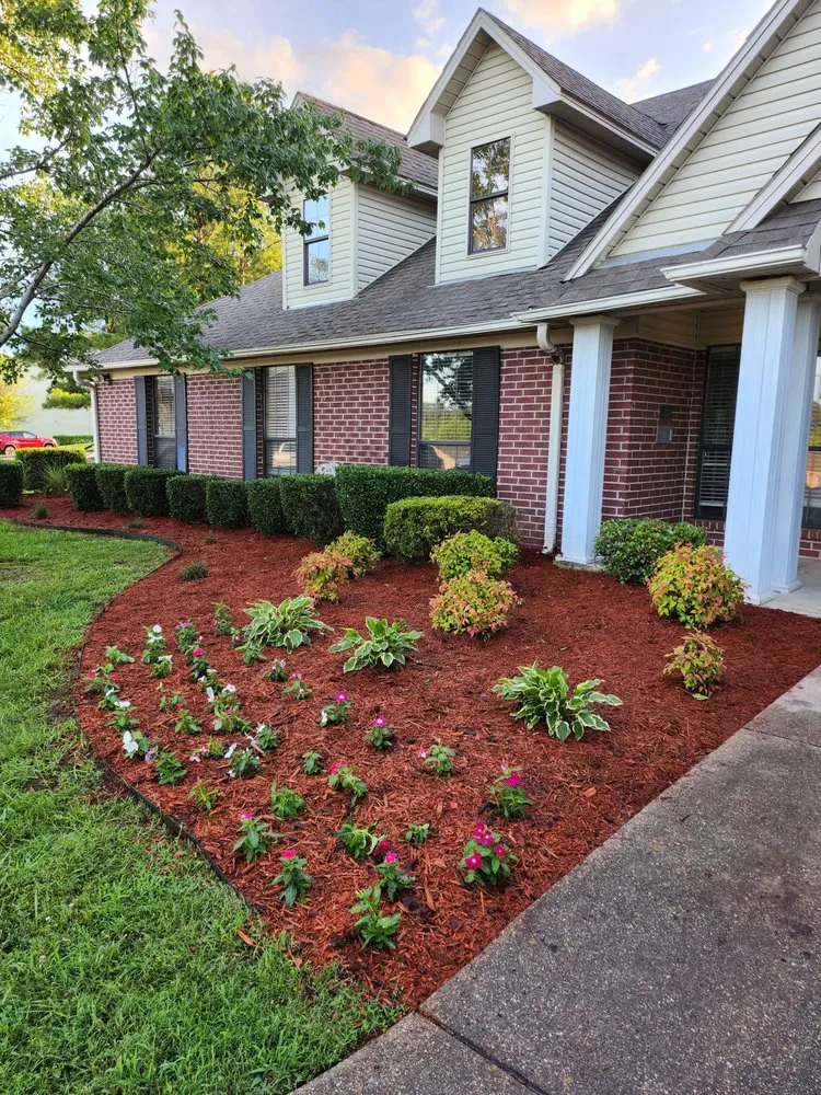 Custom garden landscaping in Magnolia, AR by Pecas Landscape & concrete