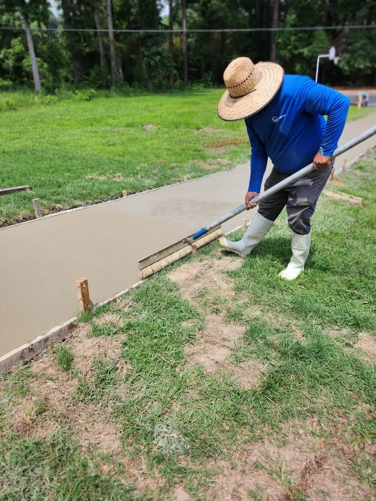 Trusted yard cleanup service near you in Magnolia, AR by Pecas Landscape & concrete