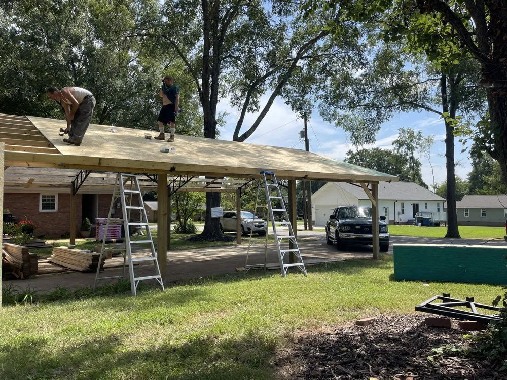 Custom outdoor landscaping experts serving Mayodan, NC - Peche’s Landscaping & lawncare