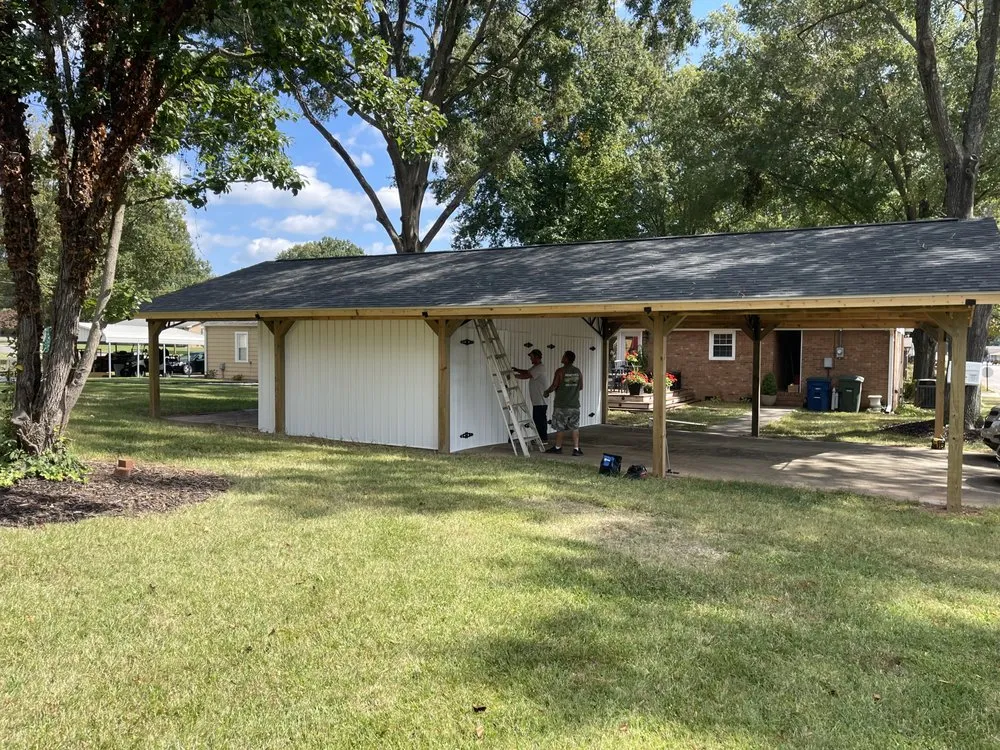 Top-rated yard maintenance with custom design in Mayodan, NC by Peche’s Landscaping & lawncare