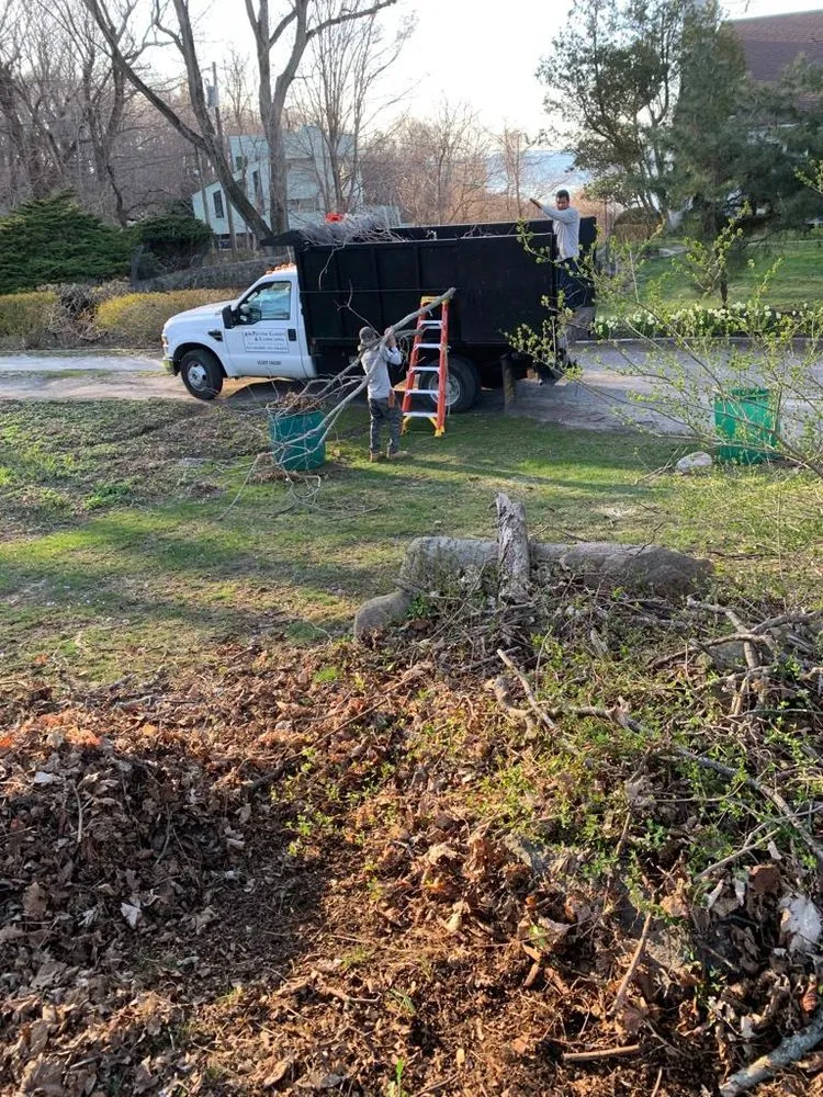 Professional garden landscaping in Southold, NY - Peconic Garden and Landscaping