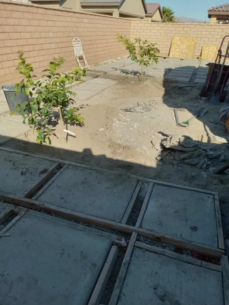 Affordable landscape design in La Quinta, CA by Pedraza Landscape & Services