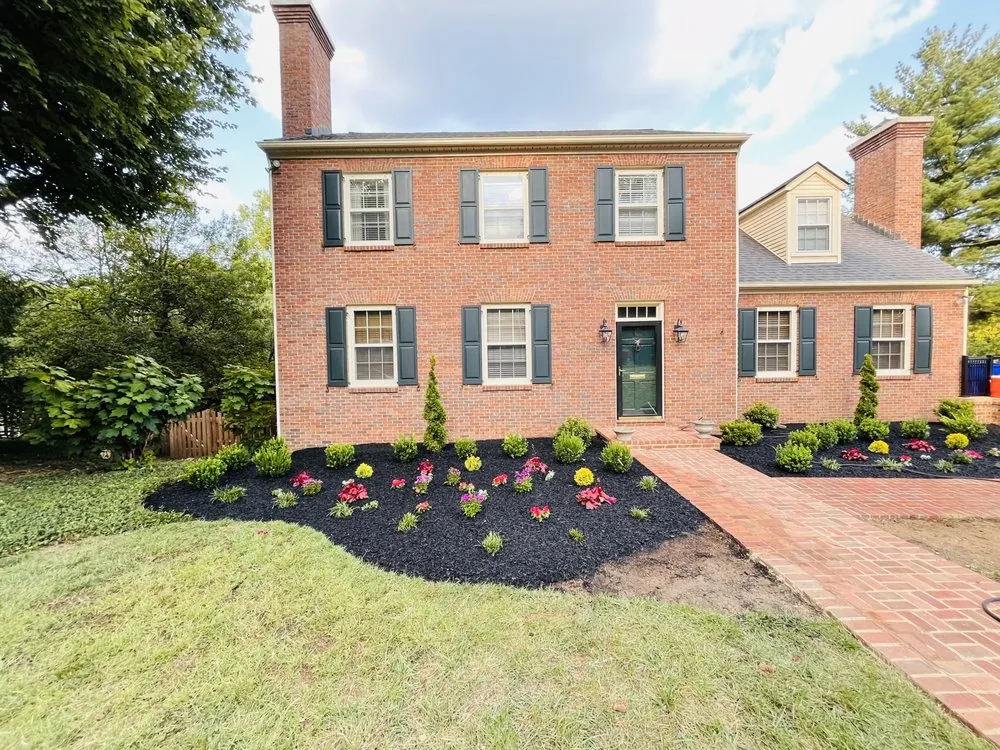 Custom lawn mowing service experts serving Lexington, KY - Pedro Ramirez Landscaping