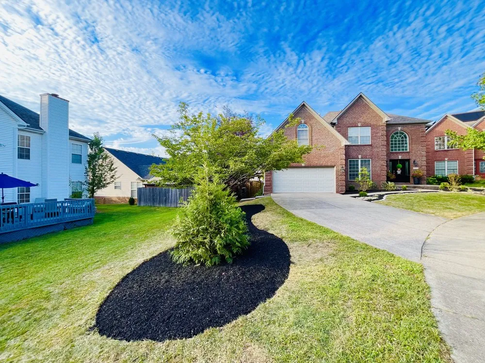 Reliable landscaping services in Lexington, KY by Pedro Ramirez Landscaping