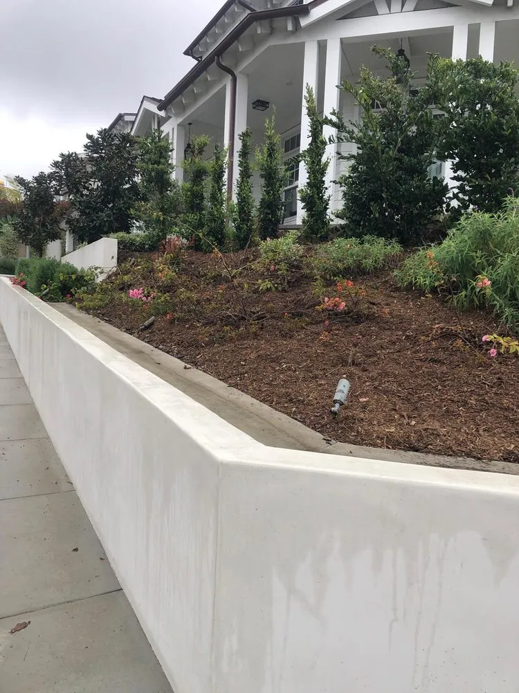 Expert outdoor landscaping for residential properties in Inglewood, CA by Pedro´s Landscaping