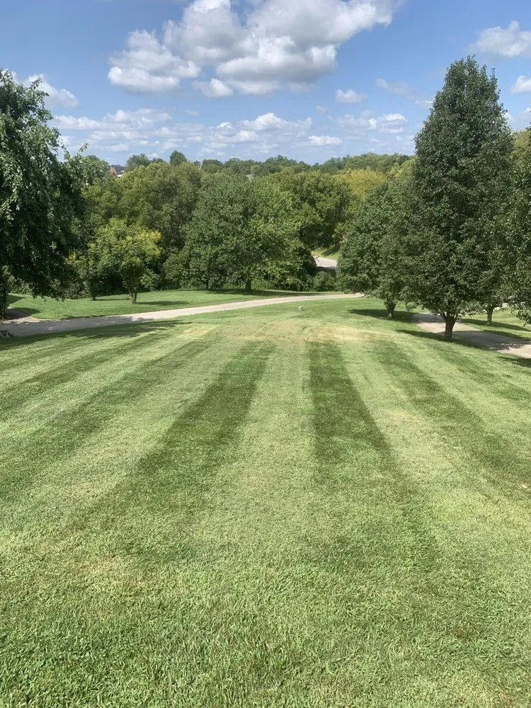 Top-rated lawn mowing service near you in Richmond, KY by Pedro’s Lawn Care
