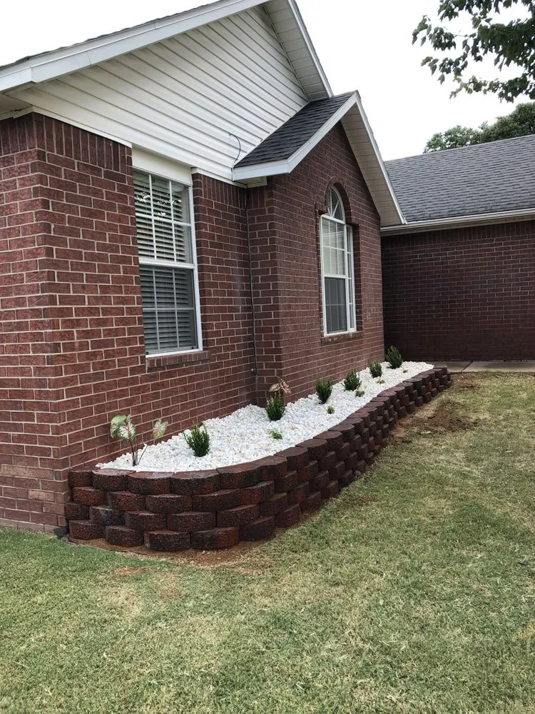 Expert yard cleanup service in Rogers, AR - Pedroza Landscaiping