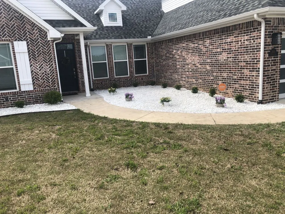 Custom yard cleanup service in Rogers, AR - Pedroza Landscaiping