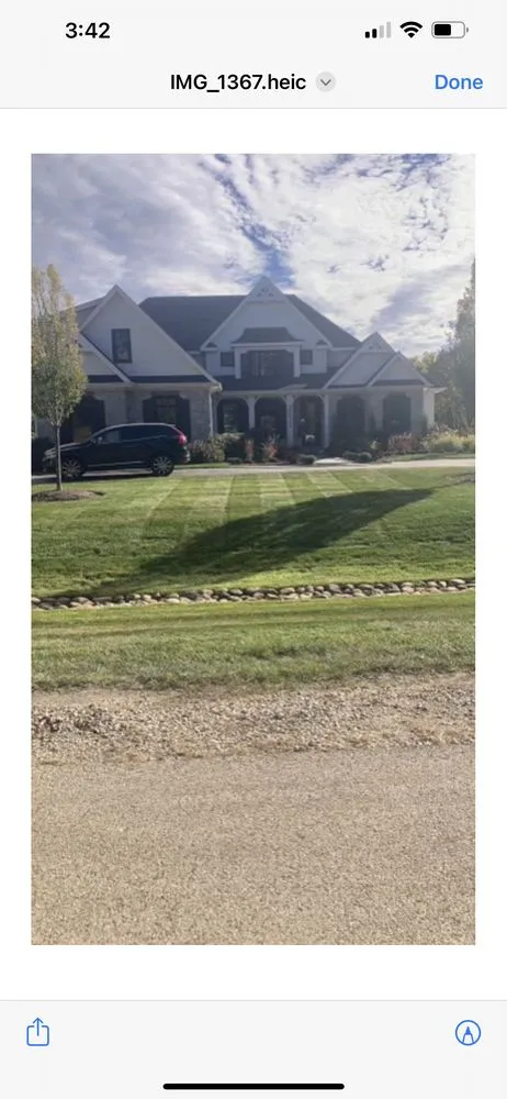 Top-rated lawn mowing service in Lake Villa, IL - Pedroza’s Lawn Service