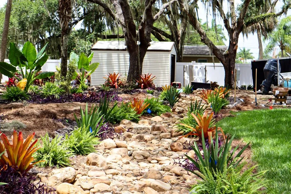 Custom lawn care service experts serving Fort Myers, FL - Peer Landscaping