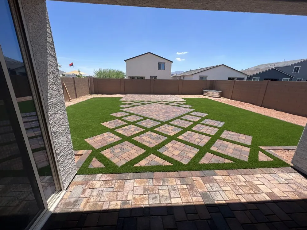 Professional yard cleanup service in Longwood, FL - Pelican Turf