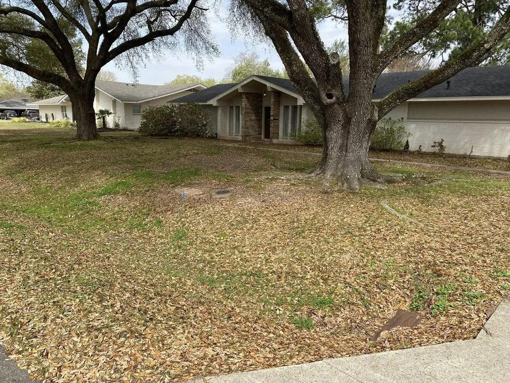 Custom garden landscaping experts serving West Monroe, LA - Pellegrin Lawn Care