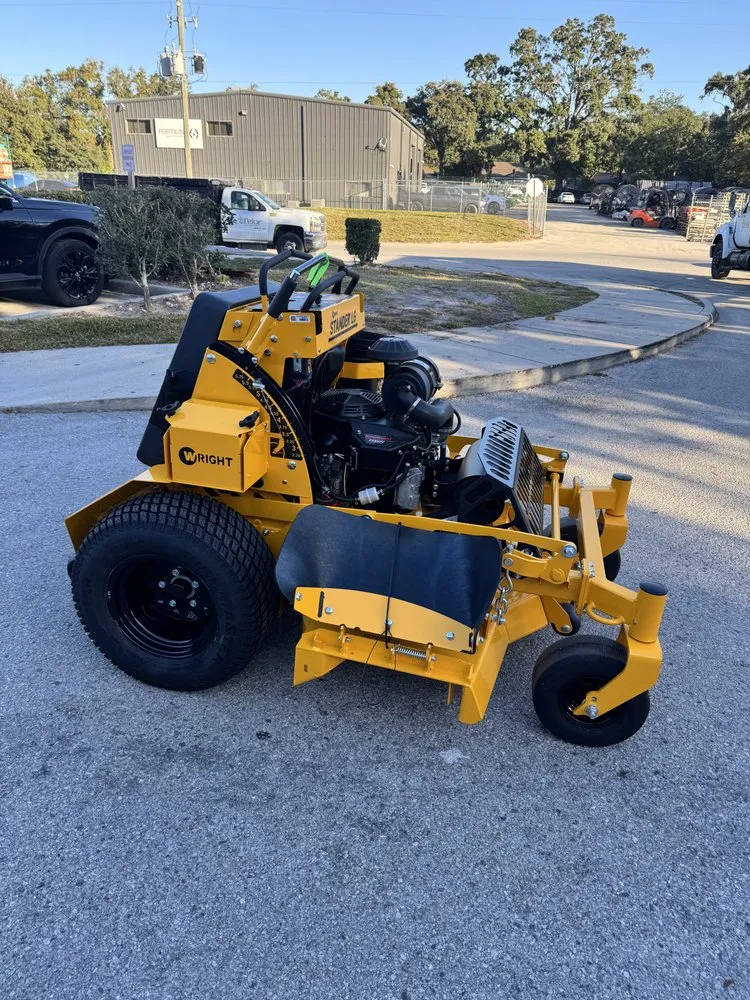 Affordable landscape design for year-round maintenance in Kissimmee, FL by Pelor Outdoor Landscaping Solutions