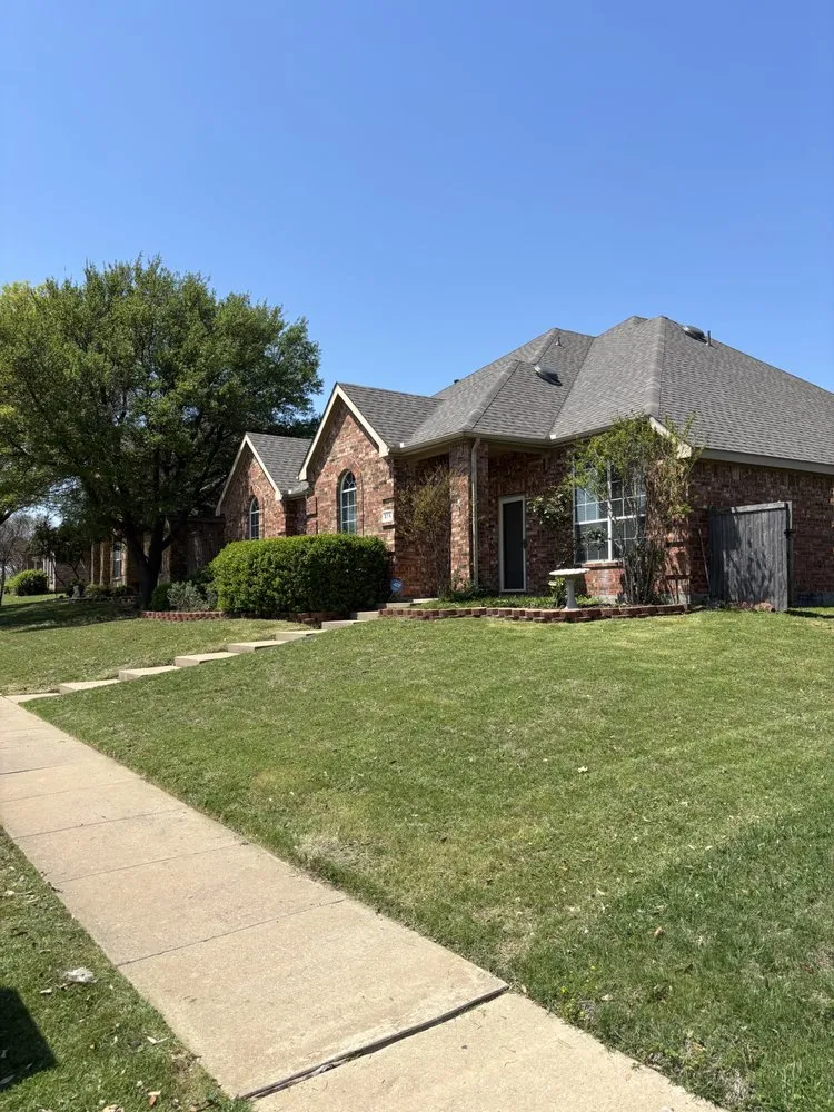 Local lawn mowing service in Sherman, TX by Pemeza