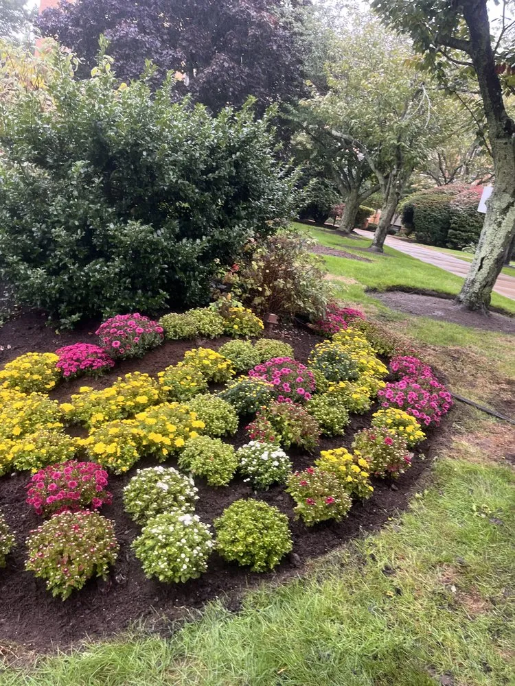 Professional residential landscaping experts serving Leominster, MA - Pena lanscaping