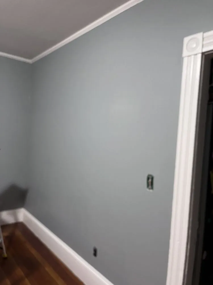 Custom lawn care service for homes in Leominster, MA by Pena lanscaping