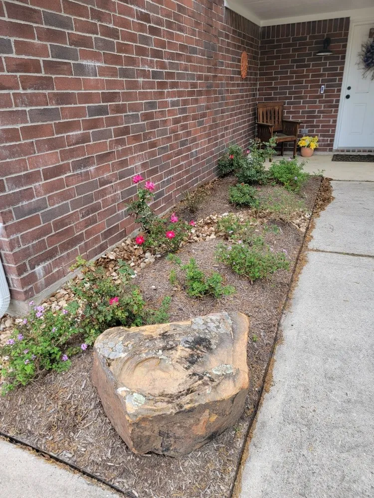 Custom residential landscaping in Houston, TX by Penaloza Lawn Care Services