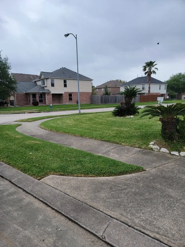 Local garden landscaping in Houston, TX - Penaloza Lawn Care Services