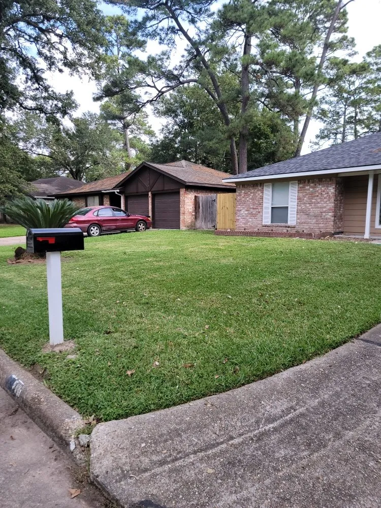 Trusted lawn mowing service for year-round maintenance across Houston, TX - Penaloza Lawn Care Services