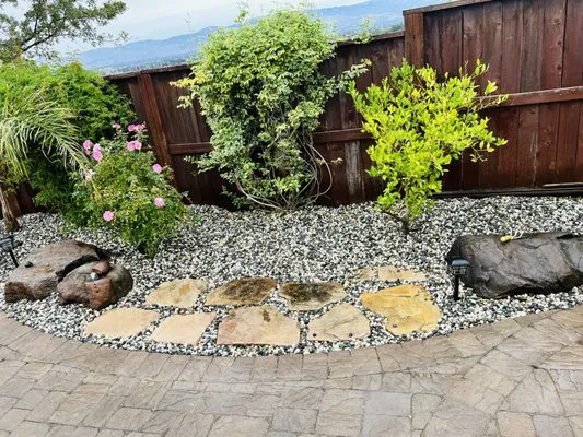 Pena’s landscaping and tree service Logo