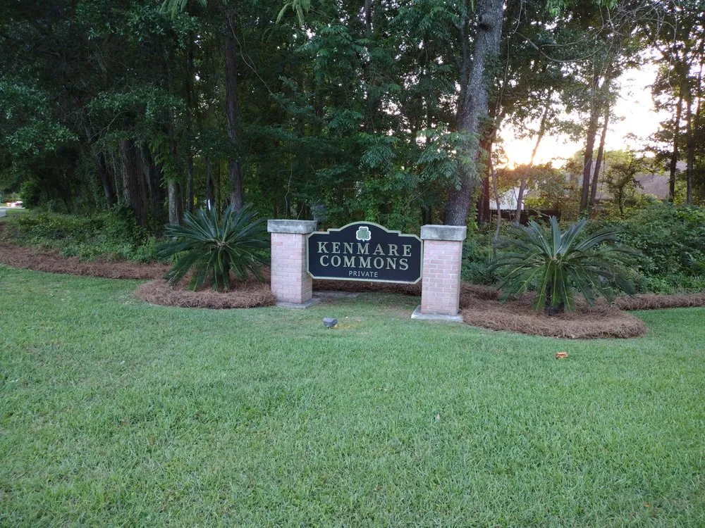 Expert garden landscaping in Patterson, GA by Pena's Pine Straw