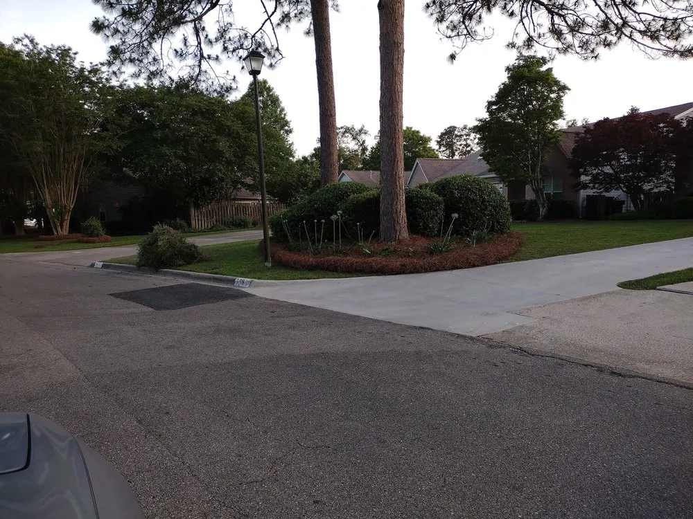 Affordable lawn mowing service in Patterson, GA - Pena's Pine Straw