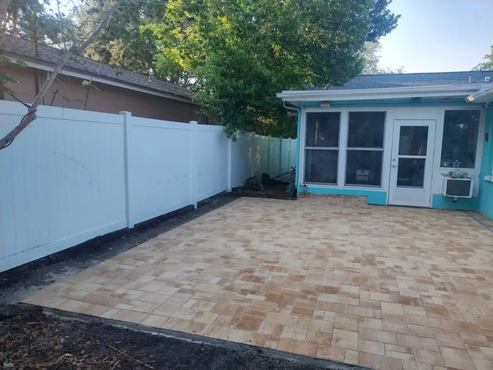 Reliable lawn mowing service experts serving Clearwater, FL - Penca Paver Resorts