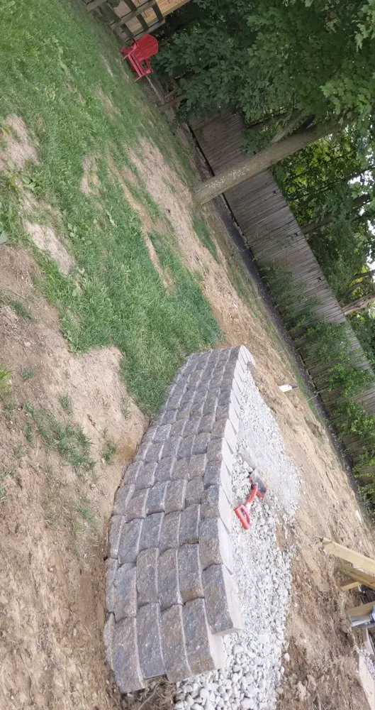 Custom yard cleanup service for beautiful yards across Amelia, OH - Pendland's Landscaping