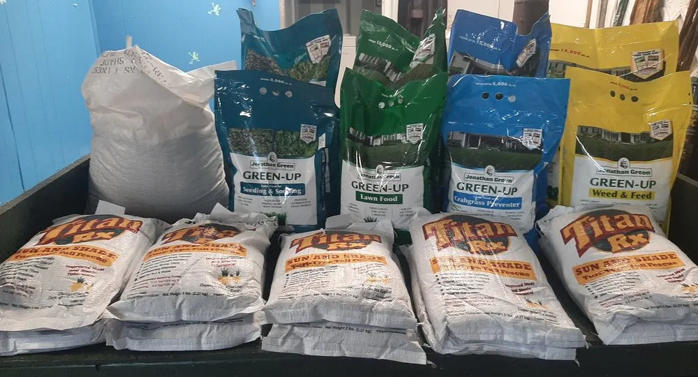 Top-rated yard maintenance in Toano, VA - Peninsula Hardwood Mulch