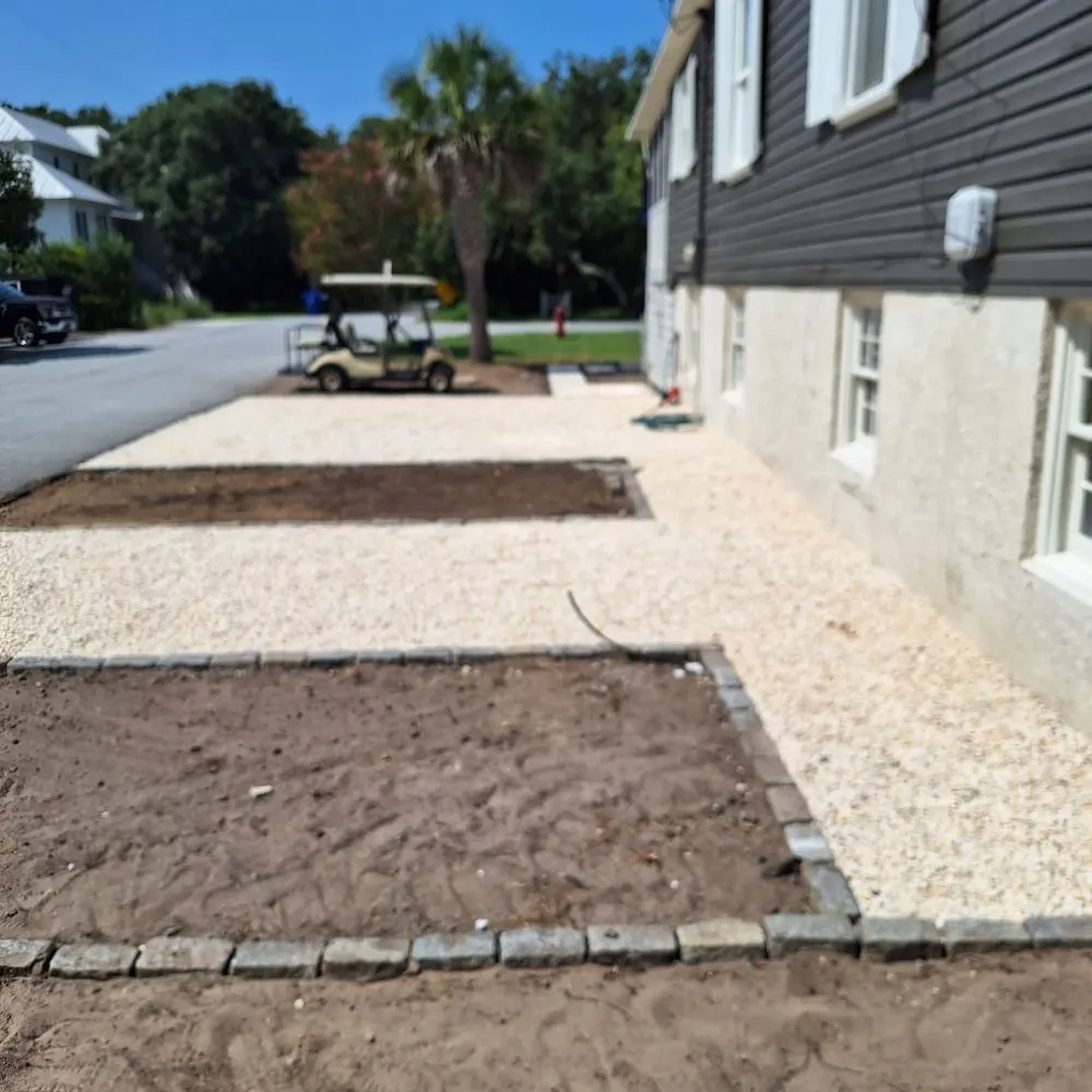 Expert yard maintenance for residential properties in Mount Pleasant, SC by Peninsula Moving and Landscaping