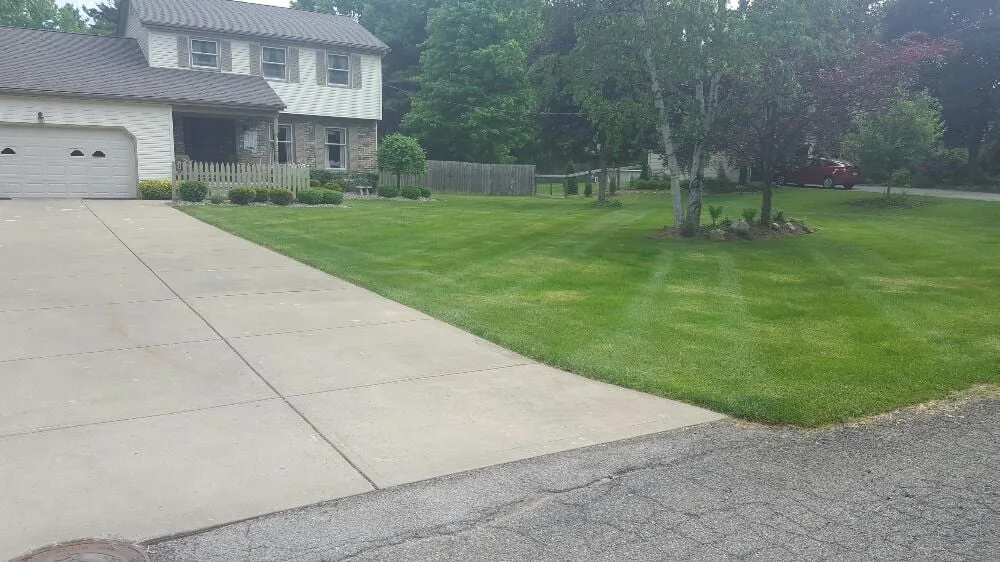 Reliable yard maintenance in Struthers, OH - Penn-Ohio Outdoor Services