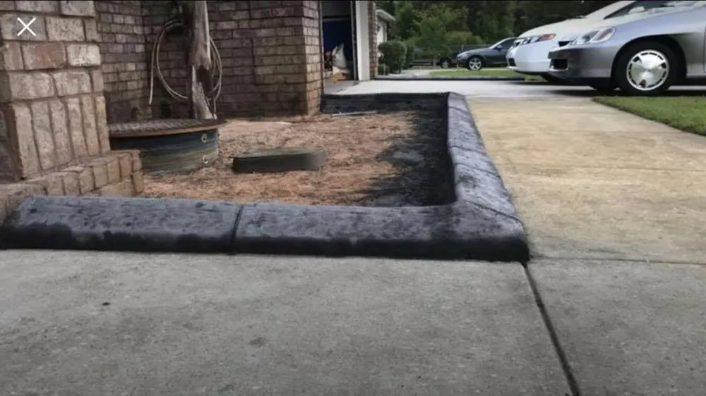 Custom yard maintenance in Pensacola, FL by Pensacola Custom Curbs