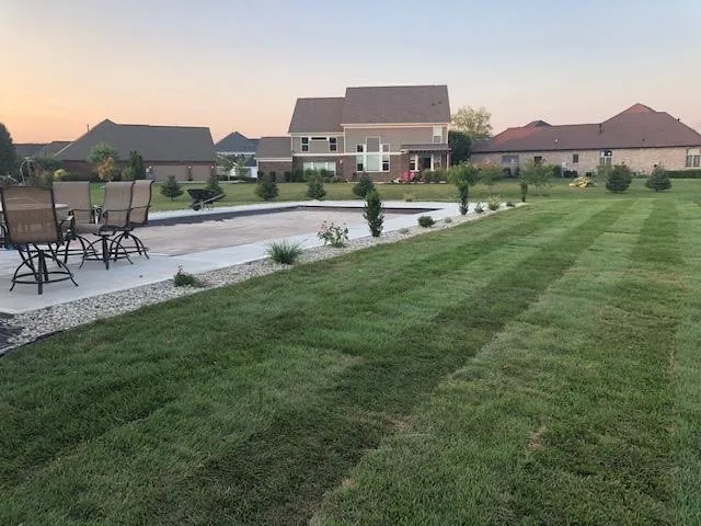 Local lawn care service experts serving Indianapolis, IN - Peony’s landscaping
